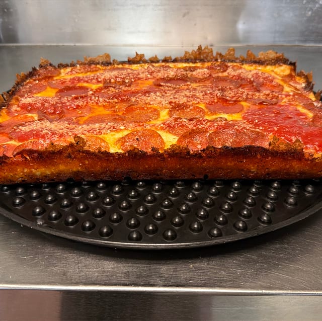 Detroit style Pizza (6x8) . 4 slices.